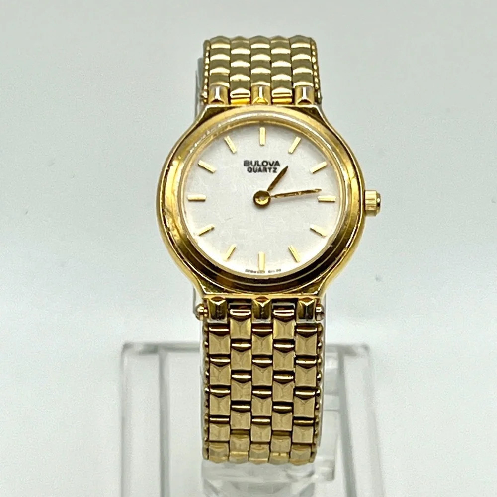Vintage Bulova T2 1992 Germany Round White and Gold tones Ladies Watch Working